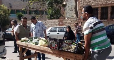 رئيس حى الجمرك يشن حملة لرفع الإشغالات والمخالفت بمحيط المدارس والميادين