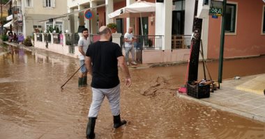 عواصف رعدية وأمطار غزيرة تضرب جزيرة كيفالونيا غربى اليونان