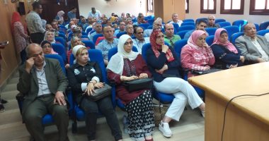 صور.. وكيل صحة الدقهلية يجتمع بمديرى المستشفيات استعدادا لفصل الشتاء