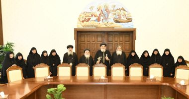 البابا تواضروس يلتقي وفد الراهبات العائدات من زيارة الكنيسة الروسية بالكاتدرائية