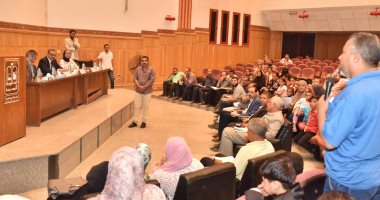 محافظ أسيوط: افتتاح وحدة صحية ومنافذ لبيع مواد غذائية مخفضة
