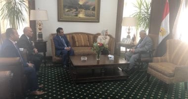 مكرم محمد أحمد يلتقى وكيل وزارة الاعلام الكويتية لبحث سبل التعاون