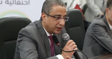 صور.. محافظ سوهاج يشهد احتفالية اليوم العالمي لتنظيم الأسرة 