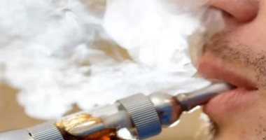 بسبب وفاة 11 شخصا.. FDA تسحب منتجات للسجائر الإلكترونية بــ3.8 مليون دولار