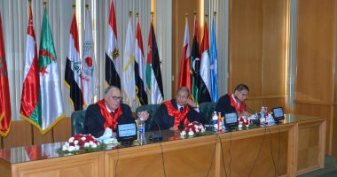 رئيس هيئة قضايا الدولة يشارك فى مناقشة رسالة ماجستير بحقوق المنصورة