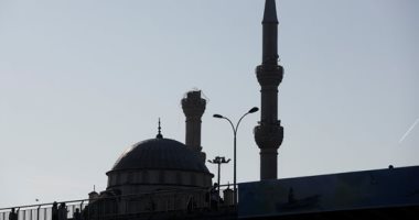 انهيار مأذنة مسجد فى إسطنبول بسبب زلزال بقوة 5.8 درجات