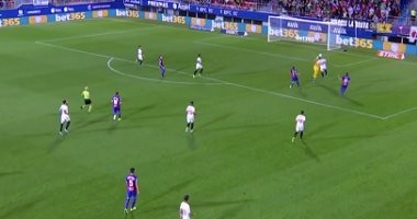ريمونتادا إيبار تقهر إشبيلية فى الدوري الإسباني.. فيديو 