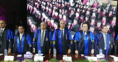 رئيس جامعة الإسكندرية والمحافظ يشهدان حفل تخرج كلية الهندسة