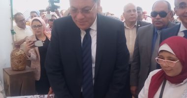 صور.. محافظ الشرقية يفتتح معرض التراث علة هامش مهرجان الخيول العربية