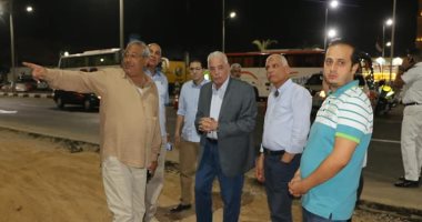 صور.. محافظ جنوب سيناء يتفقد موقف سيارات السرفيس بشرم الشيخ