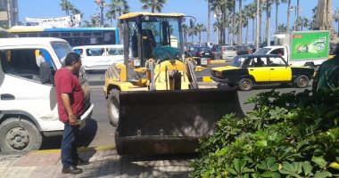 صور.. حملات نظافة وإزالة الإشغالات والتعديات وسط الإسكندرية 