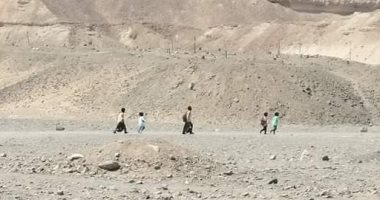 صور.. طلاب مرسى علم يشكون نقص السيارات للوصول لمدارسهم