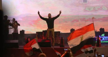 صور.. محمد رمضان خلال احتفالية "حب مصر " بالمنصة: ثقة فى الله مصر محفوظة