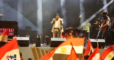 صور.. عبد الباسط حمودة: بناكل وبنشرب وعايشين فى أمان مع الرئيس السيسى