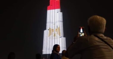 مغردون يعيدون نشر صورة لبرج خليفة يكتسى بعلم مصر احتفالا بسقوط دعاة الفوضى