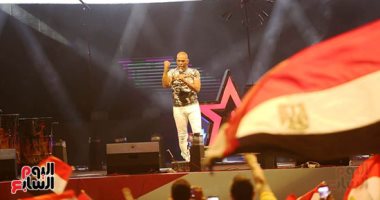فيديو وصور.. ريكو يغنى" تحيا مصر " وسط الآلاف لمساندة الدولة المصرية