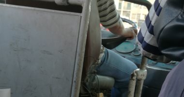 امسك مخالفة.. سائق نقل عام يوصل غلاية كهربائية داخل الأتوبيس