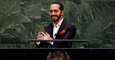 زعماء العالم أبطال أغرب المشاهد باجتماعات الأمم المتحدة.. أشهرها سيلفى رئيس السلفادور وحذاء "خرشوف".. ورضيع يستمع لخطاب والده.. والقذافى يمزق الميثاق وينتقد فشل المنظمة فى منع الحروب.. وترامب يثر موجة ضحك