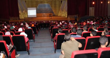 "المحافظات تواجه الدروس الخصوصية".. تفعيل الضبطية القضائية للحد من الظاهرة.. غلق 10 مراكز ببورسعيد و5 بالقليوبية.. ومجموعات تقوية مجانية بالإسماعيلية والأقصر ودمياط وسوهاج.. ونقل كل معلم يثبت أداؤه للدروس