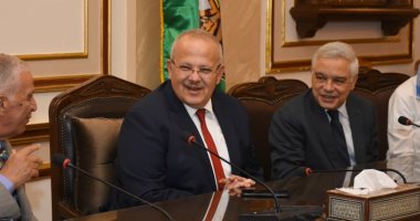 رئيس جامعة القاهرة: تطوير نادى أعضاء التدريس ليصبح ملتقى للأساتذة وأسرهم