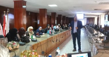 "طب بنها" تناقش نظم التصحيح الإلكترونى والتعليم الحديثة