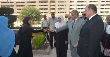 صور.. رئيس جامعة الأزهر يتفقد المدينة الجامعية للطالبات ويوجه بسرعة التسكين