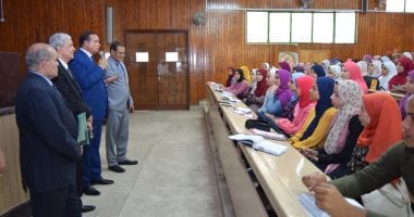 رئيس جامعة سوهاج يتابع انتظام الدراسة بكليات الطب والعلوم والصيدلة