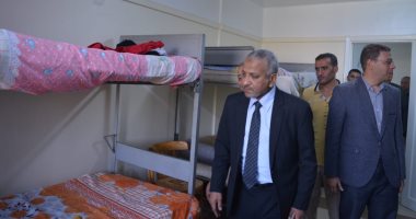 نائب رئيس جامعة الأزهر بأسيوط يتفقد التسكين بالمدينة الجامعية للطلاب