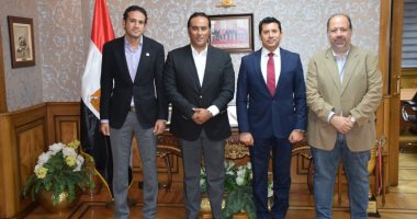 وزير الرياضة يجتمع برئيس شركة بريزنتيشن للتنسيق لقرعة أمم أفريقيا تحت 23 سنة