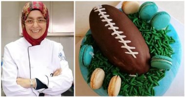 شيف بعد الخمسين.. عزة نفذت مشروعا خاصا بها لعمل الحلويات