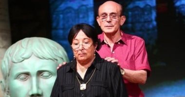 سميرة عبد العزيز  بطلة للمرة الثانية في مسرحية لمحمد صبحي