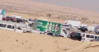شكوى من تكدس السيارات بطريق الإسماعلية بالمركز الطبى