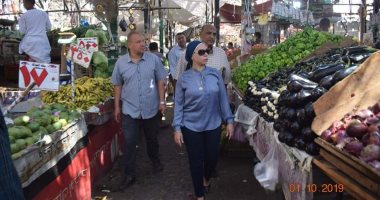 صور.. نائب محافظ البحر الأحمر تشدد على مراقبة التجار لمنع التلاعب فى الأسعار