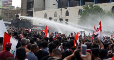 غضب عارم يجتاح شوارع العراق بسبب الفساد والبطالة.. عراقيون يطالبون بإقالة حكومة عادل عبد المهدى.. سخط على الأحزاب الدينية والمحاصصة الطائفية فى البلاد.. وأزمة الكهرباء والمياه وسوء الإدارة تمهد لثورة شعبية