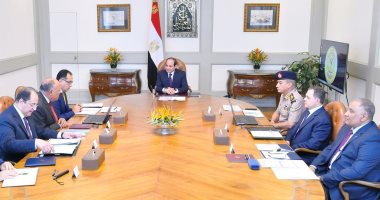 الرئيس السيسى: مصر ستواصل مواجهة الإرهاب ومن يموله ويدعمه بكل قوة وحسم.. ويؤكد الشعب يعى تماما حجم التحديات التى يواجهها الوطن.. ويوجه الحكومة بمواصلة  تخفيف الأعباء عن  المواطنين