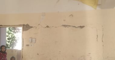 شكوى من ظهور تشققات فى مبنى مدرسة عزبة أيوب بنى سالم بمحافظة المنيا 
