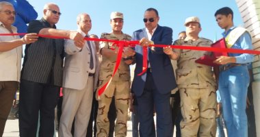 صور.. سكرتير عام المنيا يفتتح المدرسة المعمارية الزخرفية
