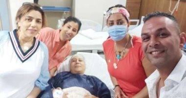 عملية جراحية بالعمود الفقرى.. وفاء عامر تكشف تفاصيل حالة والدتها الصحية