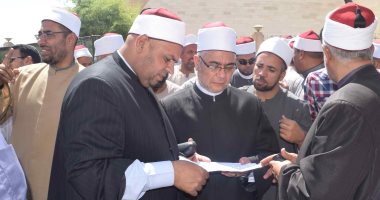 صور.. توزيع 6 طن من اللحوم على الأسر الأولى بالرعاية بـ44 قرية بالمنيا