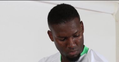 عمر هوساوى قائد منتخب السعودية يعتزل اللعب دوليا