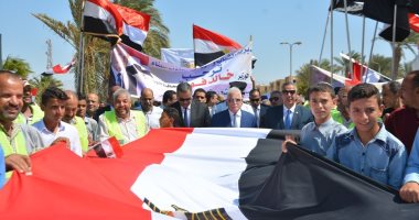 صور.. محافظ جنوب سيناء يشارك فى مسيرة " حب مصر " احتفالا بنصر أكتوبر 