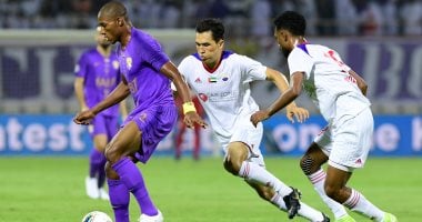 الشارقة يخطف فوزا قاتلا من العين ويتصدر الدوري الإماراتي.. فيديو
