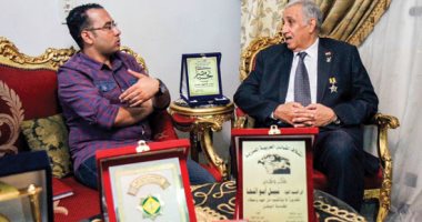 حكاية 6 محاولات لإحدى مجموعات الصاعقة لتوصيل المؤن والذخائر لزملائهم فى حرب أكتوبر ..نبيل أبوالنجا يروى قصة حمل 2 من المصابين لمسافة 180 كيلو متراً.. وحكايات 16 يوما لـ«مهمة الجمال» فى الحرب 