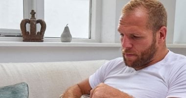 عايز تعمل فورمة؟.. نصائح من لاعب كرة القدم الأمريكية جيمس هاسكيل