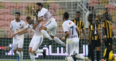 اتحاد جدة يتلقى هزيمة مفاجئة أمام الحزم بالدوري السعودي.. فيديو 