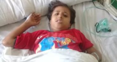 مأساة أب بالشرقية يعانى أطفاله الـ4 من السرطان وفقد 2 منهم.. صور