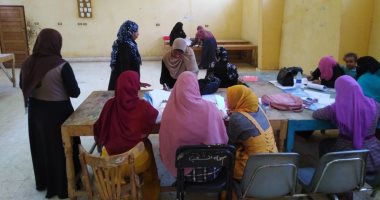 صور.. إقبال أهالى إسنا على التسجيل بمنظومة التأمين الصحى الشامل