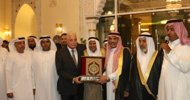 ممثلو القبائل العربية يكرمون محافظ جنوب سيناء لإحيائه سباقات الهجن