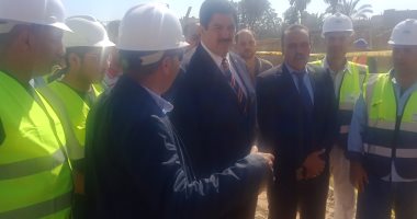 محافظ القليوبية يتفقد أعمال إنشاء كوبري ترعة السنيتي بجمجرة وتطوير الطرق بتكلفة 35 مليون جنيه 