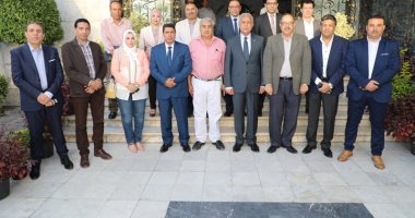 محافـظ المنوفية يبحث سبل توفير مناخ جاذب للاستثمار لأعضاء جمعية رجال الأعمال